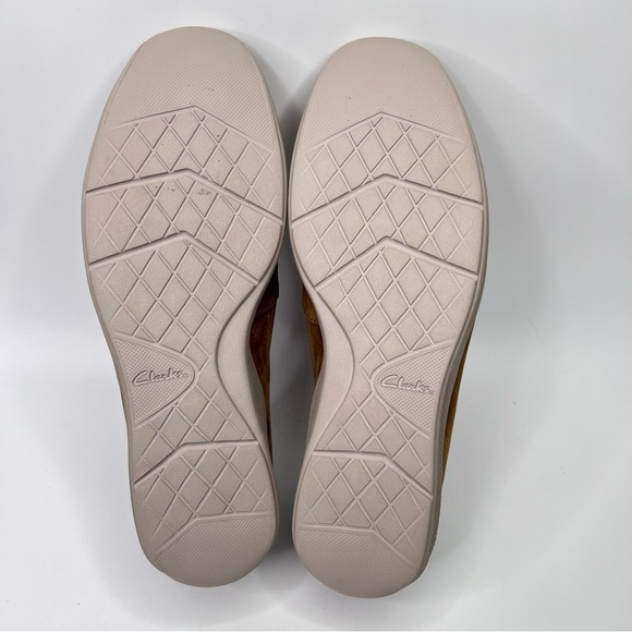 Clarks Men’s Gorwin Step Dark Sand Nubuck Suede Leather Slip On Loafers Shoes - Picture 9 of 14